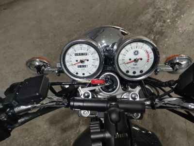 Yamaha SR400 2022