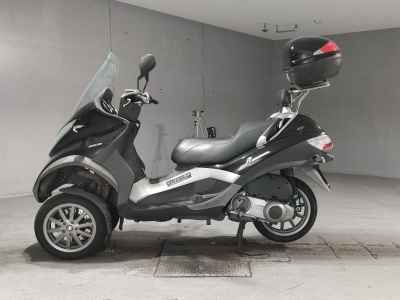 Piaggio MP3 250LT