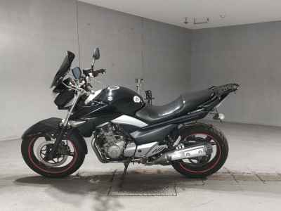 Suzuki GSR250