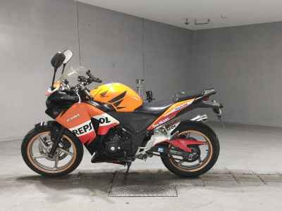Honda CBR250R 2011