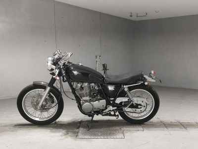 Yamaha SR400 2015