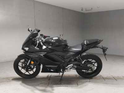 Yamaha YZF-R25 2023