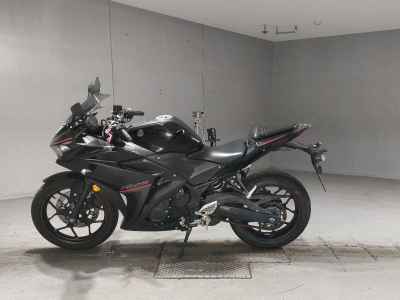 Yamaha YZF-R25 2018
