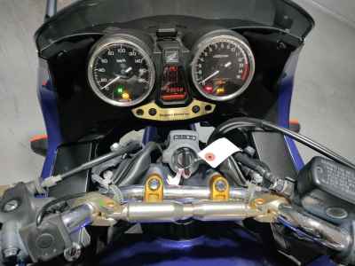 Honda CB400 Super Boldor 2019