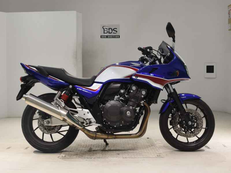 Honda CB400 Super Boldor 2024