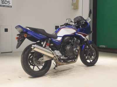 Honda CB400 Super Boldor 2024