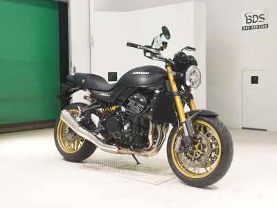 Kawasaki Z900RS 2025