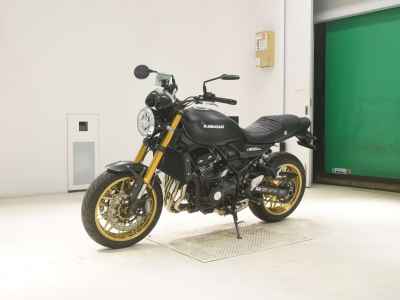 Kawasaki Z900RS 2025