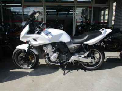 Honda CB400 Super Boldor 2010