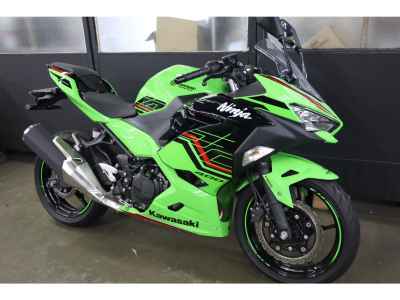 Kawasaki Ninja 400 KRT Edition 2023