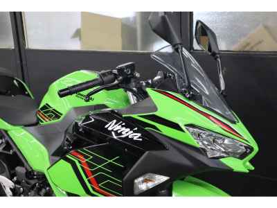 Kawasaki Ninja 400 KRT Edition 2023