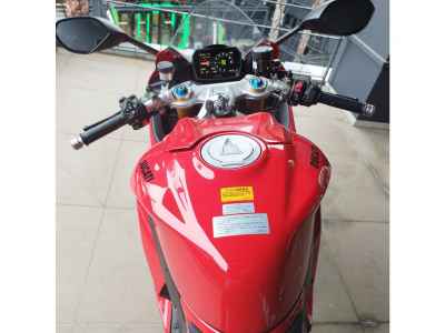 Ducati Panigale V2 2025