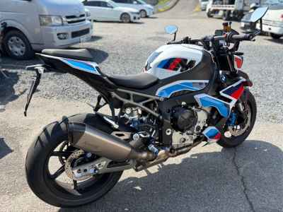 BMW M1000R 2025