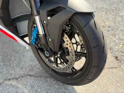 BMW M1000R 2025