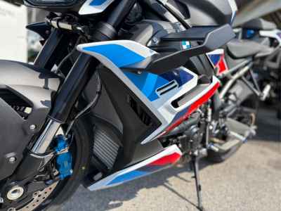 BMW M1000R 2025