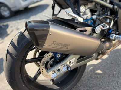 BMW M1000R 2025
