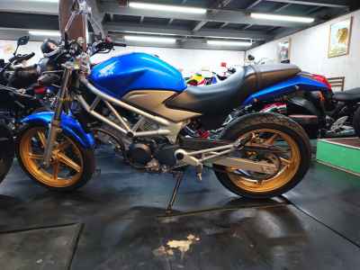Honda VTR250 2009