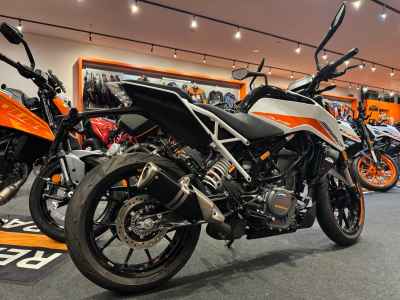 KTM 390 Duke 2024