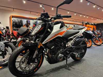 KTM 390 Duke 2024