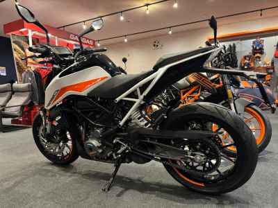 KTM 390 Duke 2024