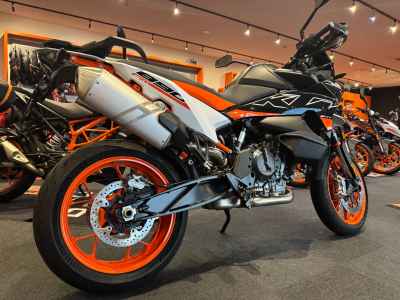 KTM 890 SMT
