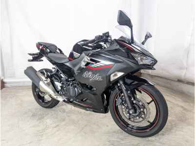 Kawasaki Ninja 400 2025