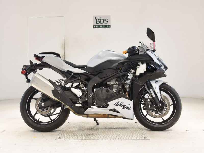Kawasaki Ninja ZX-4R SE 2025