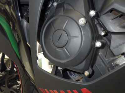 Yamaha YZF-R25 2015