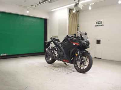 Yamaha YZF-R25 2015
