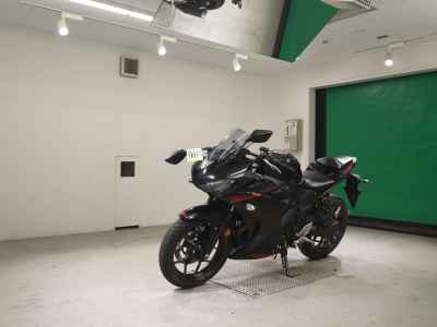 Yamaha YZF-R25 2015