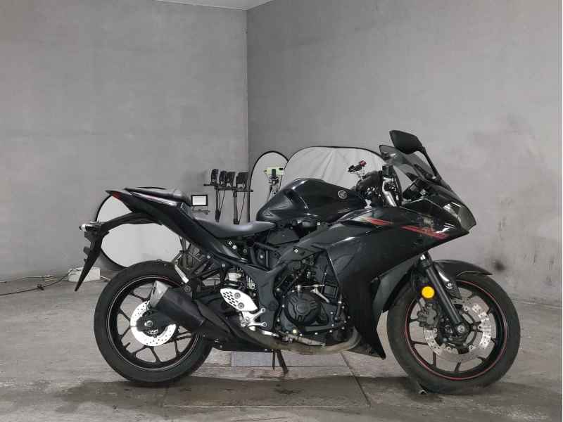 Yamaha YZF-R25 2018