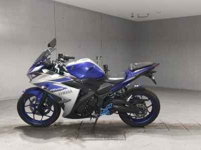 Yamaha YZF-R25 2015