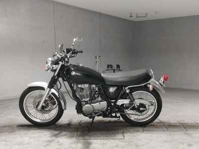 Yamaha SR400 2021