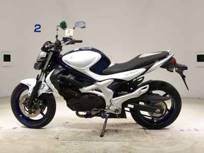 Suzuki Gladius SFV400 2011