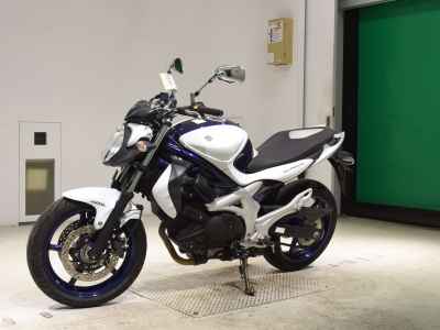 Suzuki Gladius SFV400 2011