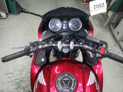 Honda CB400 Super Boldor 2021