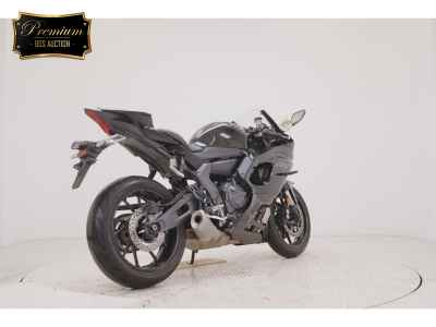 Yamaha YZF-R7 2025