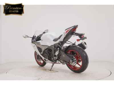 Kawasaki Ninja ZX-6R 2025