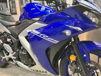 Yamaha YZF-R25 2017