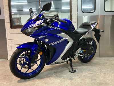 Yamaha YZF-R25 2017
