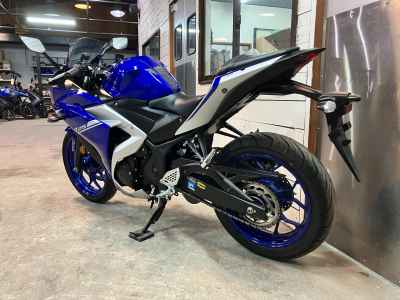 Yamaha YZF-R25 2017