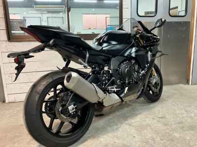 Yamaha YZF-R1 2025