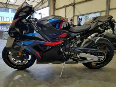 BMW M1000RR 2025