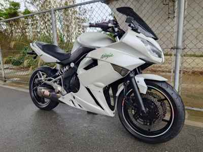 Kawasaki Ninja 400R 2011
