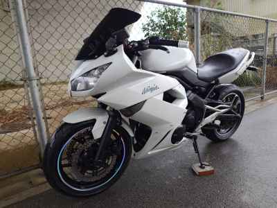 Kawasaki Ninja 400R 2011