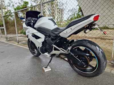 Kawasaki Ninja 400R 2011