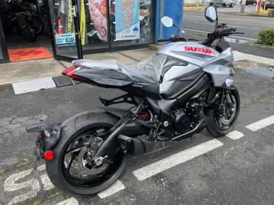 Suzuki GSX-S1000S Katana