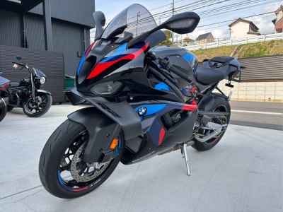 BMW M1000RR 2025