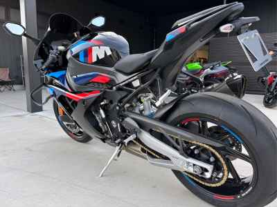 BMW M1000RR 2025