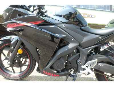 Yamaha YZF-R25 2015